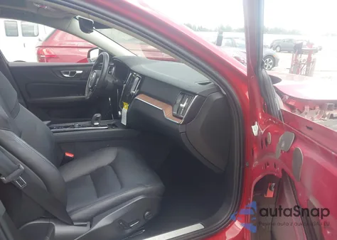 2022 Volvo S60 B5 Inscription/B5 Momentum из США, поврежденный, VIN 7JRL12FZXNG189851